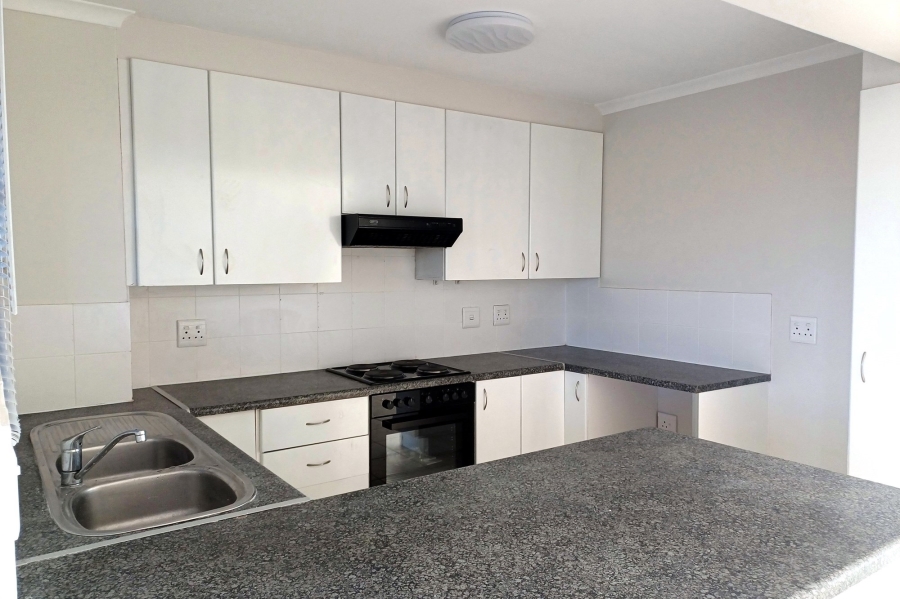 To Let 2 Bedroom Property for Rent in Royal Ascot Western Cape